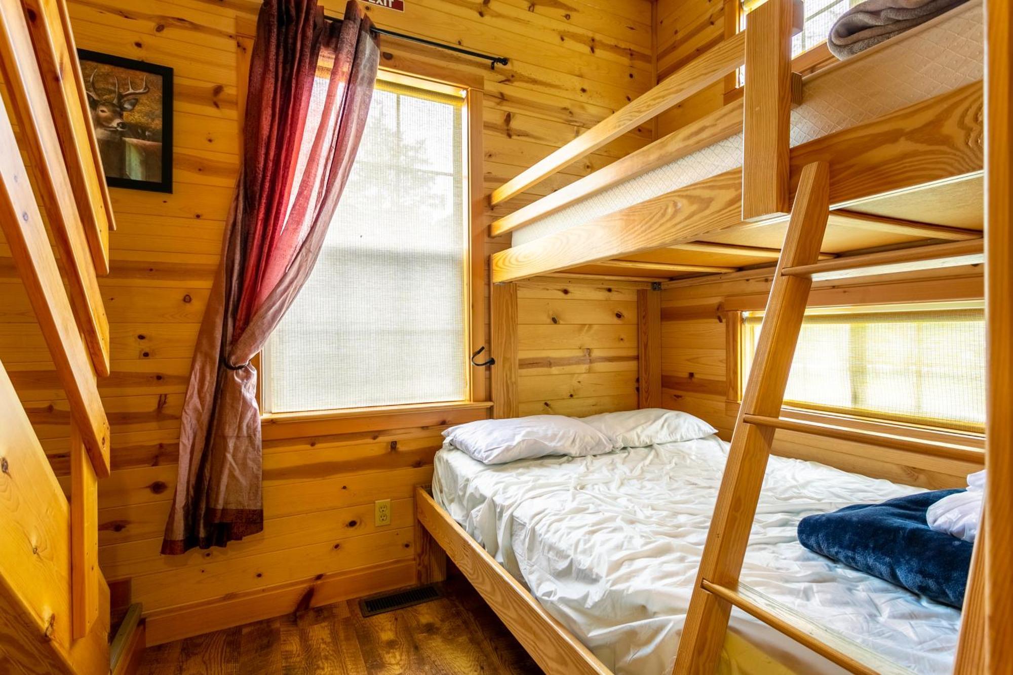 Drummer Boy Camping Resort Gettysburg Room photo